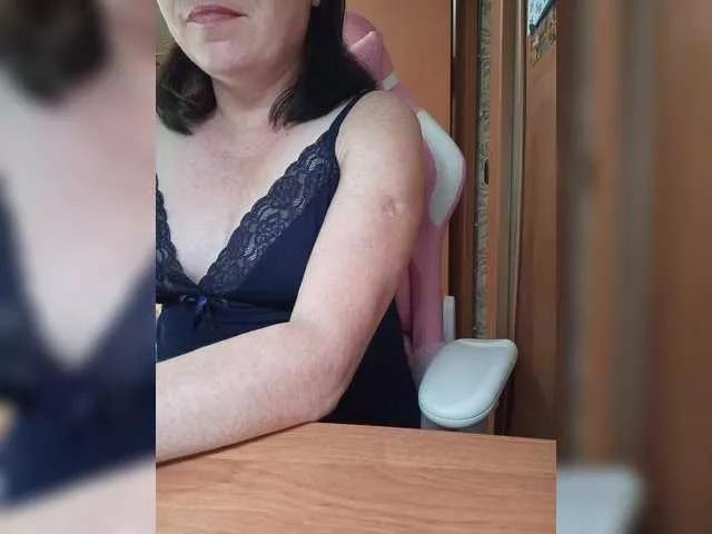 Lola18111 from BongaCams