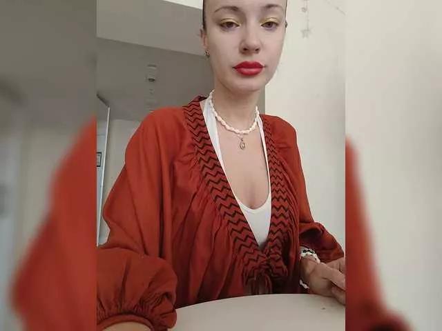 Lola3000 from BongaCams
