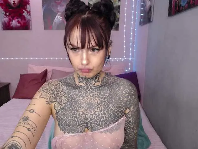 Freechat LolaRouse on BongaCams