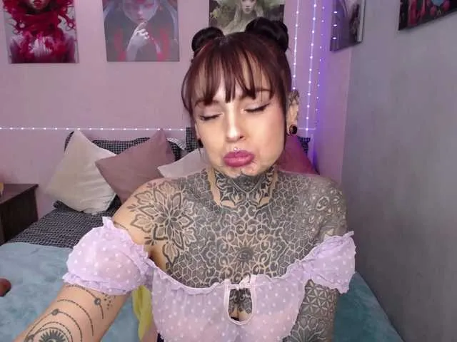 Freechat LolaRouse on BongaCams