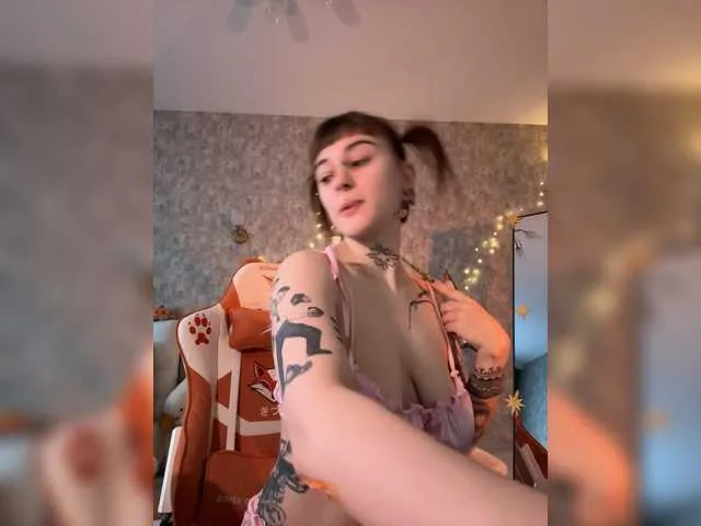 Offline LolyMolly on BongaCams