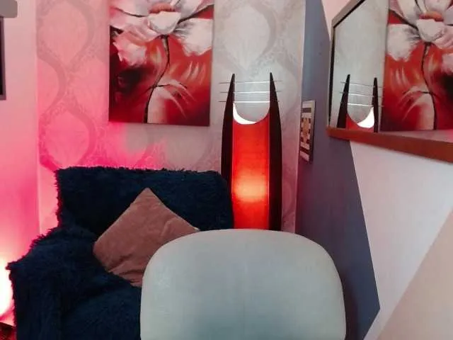 Offline Loornna-mirr on BongaCams