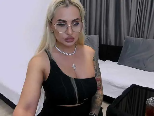 Offline lovelyblondyx on BongaCams