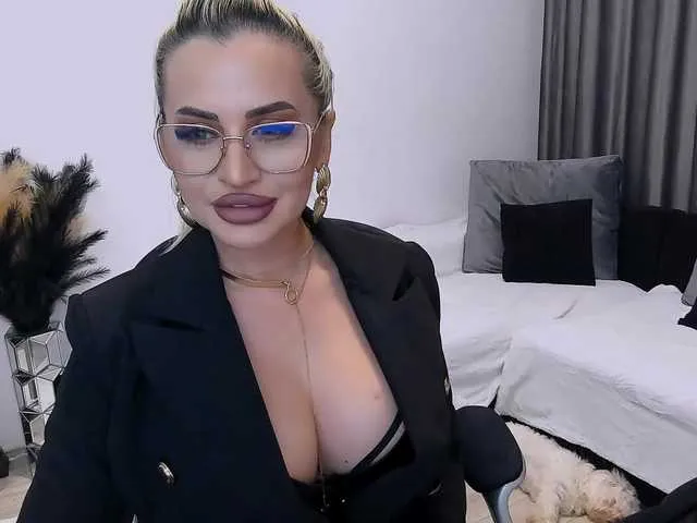 Offline lovelyblondyx on BongaCams