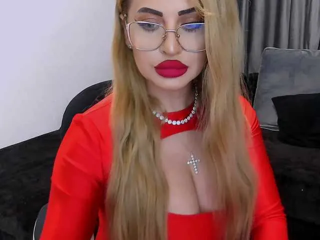 Offline lovelyblondyx on BongaCams