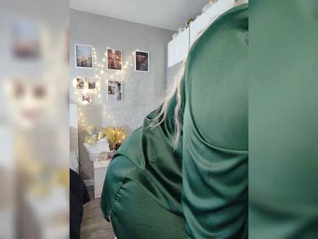 Offline LOVEMENOW23 on BongaCams