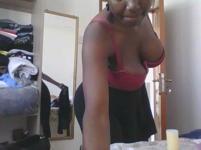 Offline Lucia-1 on BongaCams