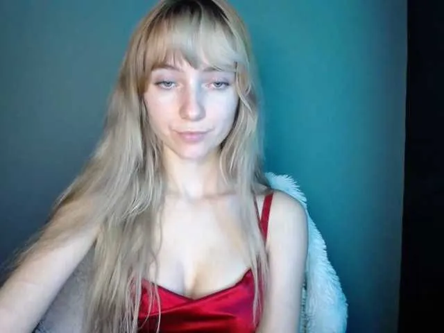 Offline LuciaLovely on BongaCams