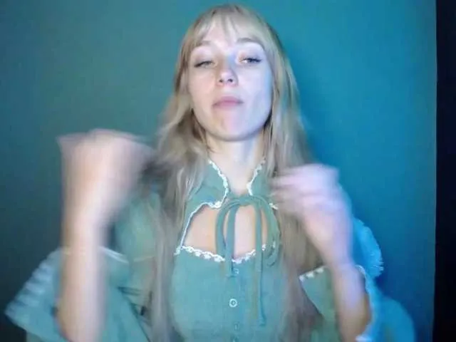 Offline LuciaLovely on BongaCams