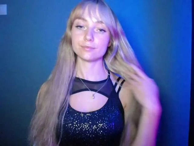 Offline LuciaLovely on BongaCams