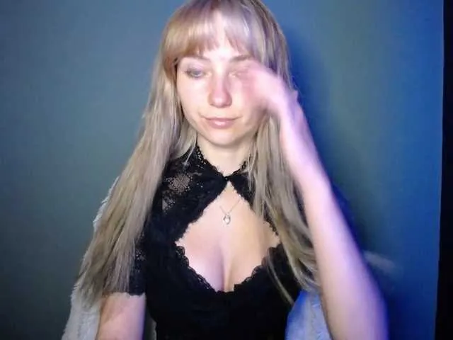 Offline LuciaLovely on BongaCams