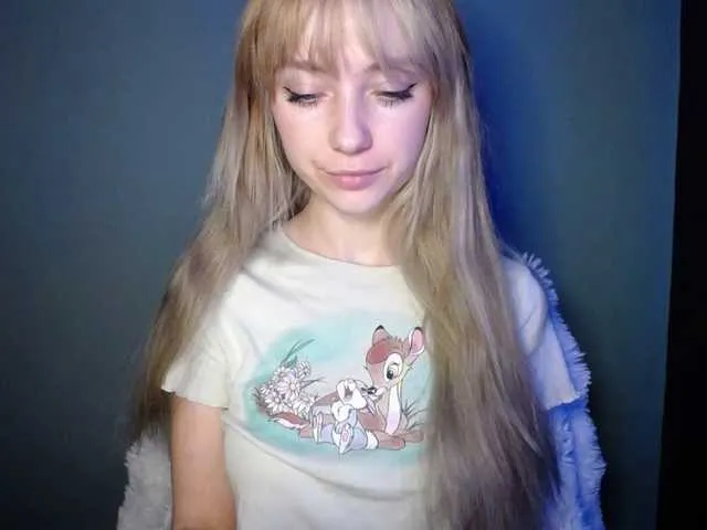 Offline LuciaLovely on BongaCams