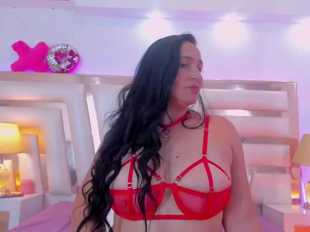 Offline LucineArias on BongaCams