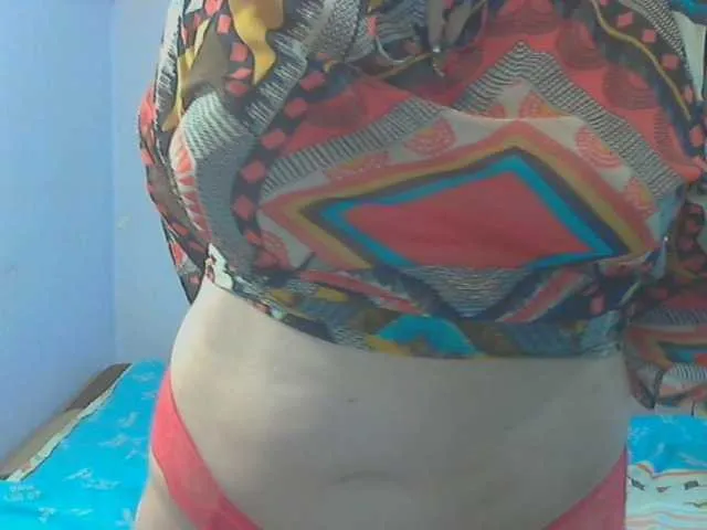 Offline LucyAlexis on BongaCams