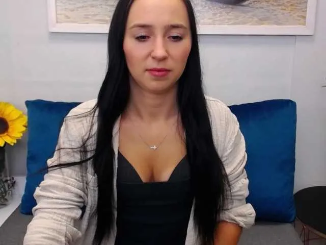 Offline LuisaLove on BongaCams