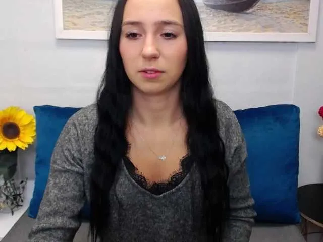 Offline LuisaLove on BongaCams