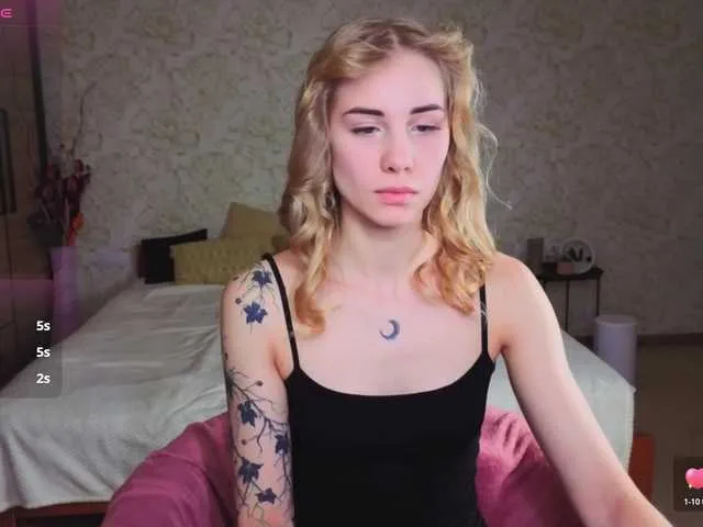 Offline LunaBelli on BongaCams