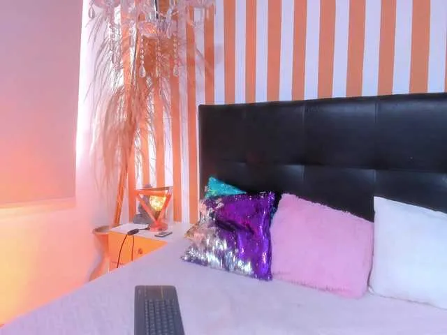 Freechat LunaToledo on BongaCams