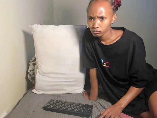 Offline LureNoir24 on BongaCams