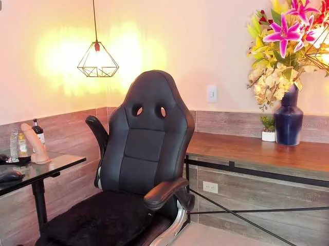 LussieWillow on BongaCams 