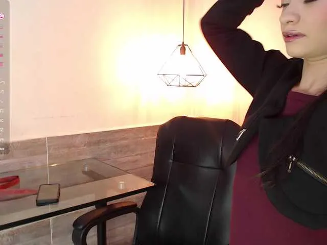 LussieWillow on BongaCams 