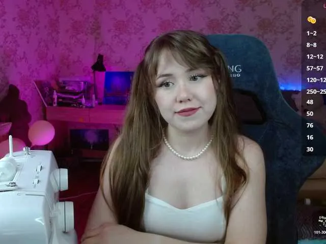 Offline Luucy on BongaCams