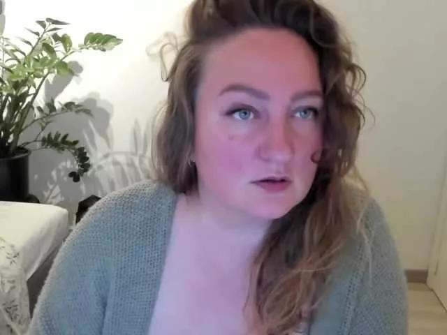 Madam-XL from BongaCams