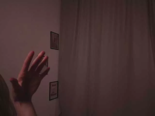 Offline Maddison on BongaCams