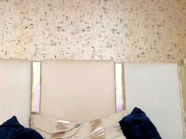 Offline maddy-jacksonw on BongaCams