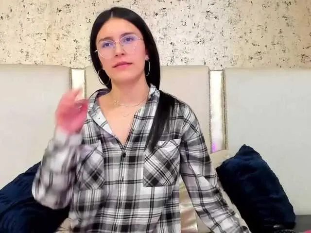 Offline maddy-jacksonw on BongaCams