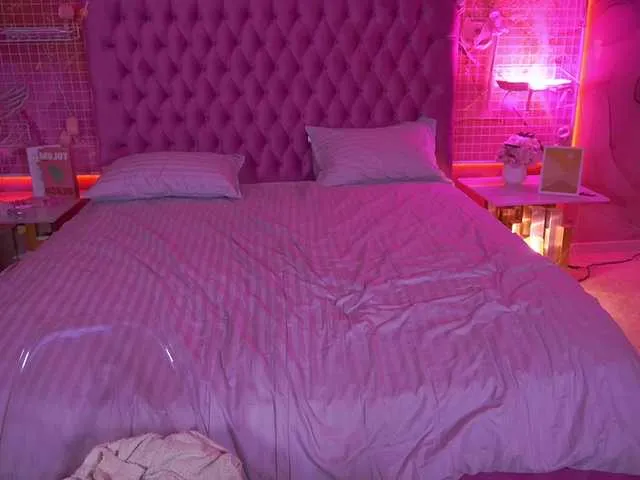 Offline MadissonSoft on BongaCams