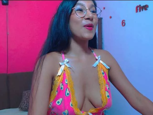 Offline Mady29 on BongaCams