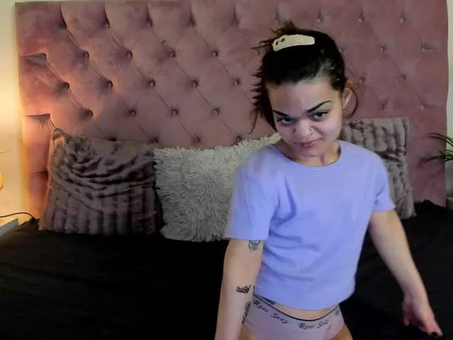 Offline MaiaMini on BongaCams