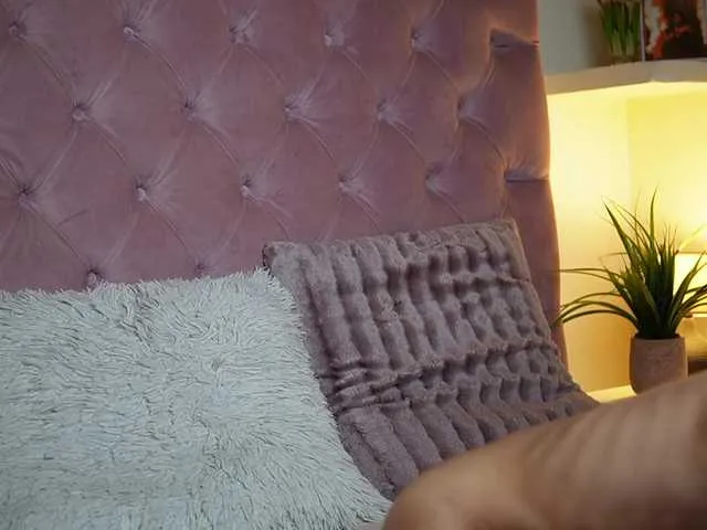 Offline MaiaMini on BongaCams