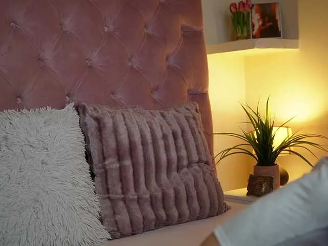 Offline MaiaMini on BongaCams