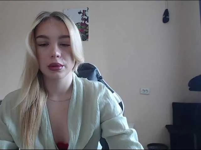 Maksisisia from BongaCams