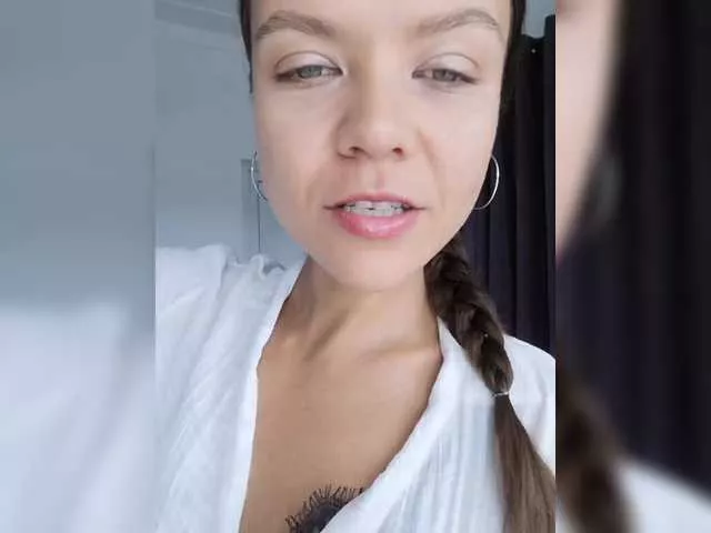 Offline Malisha8 on BongaCams