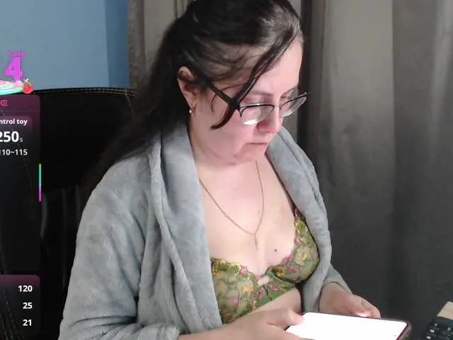 Offline mandarinka28 on BongaCams