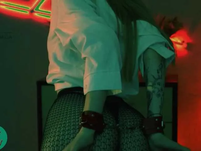 Offline ManiFreyja on BongaCams