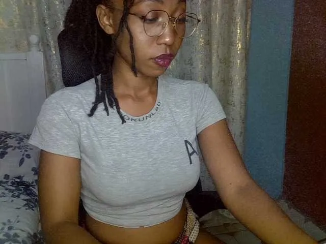 Offline Mariewana on BongaCams