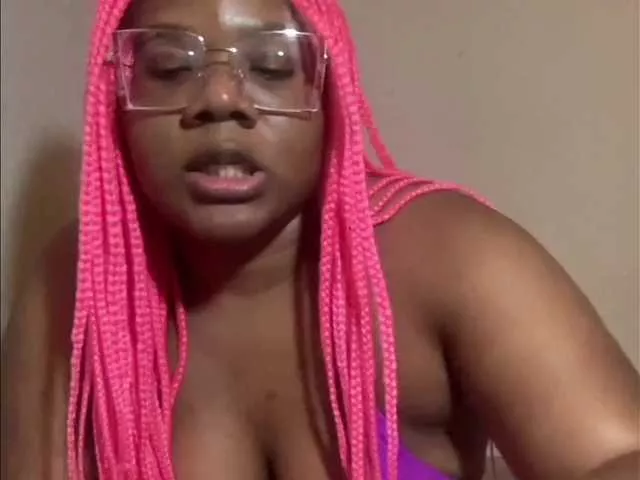 Offline Marinaismad on BongaCams