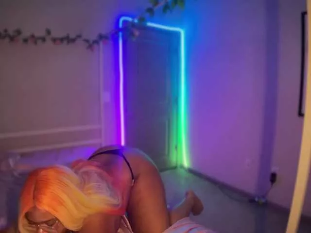 Offline Marinaismad on BongaCams