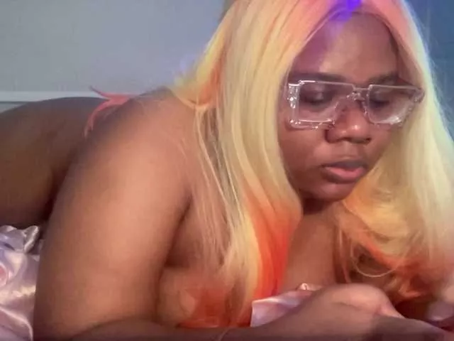 Offline Marinaismad on BongaCams