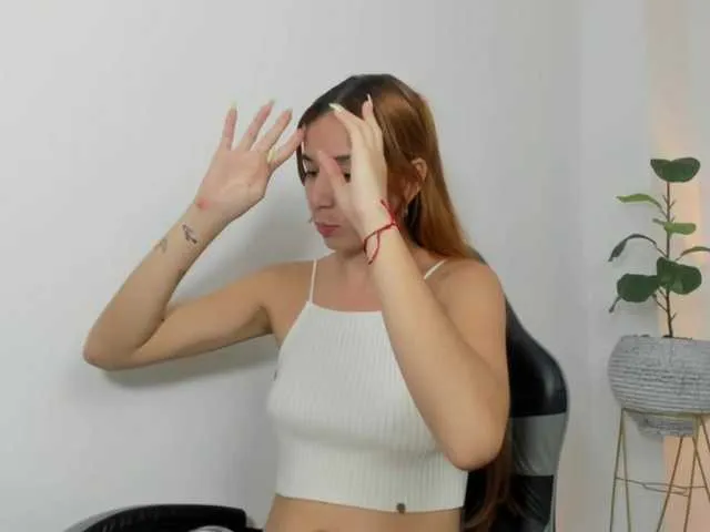 Offline maroly-21 on BongaCams