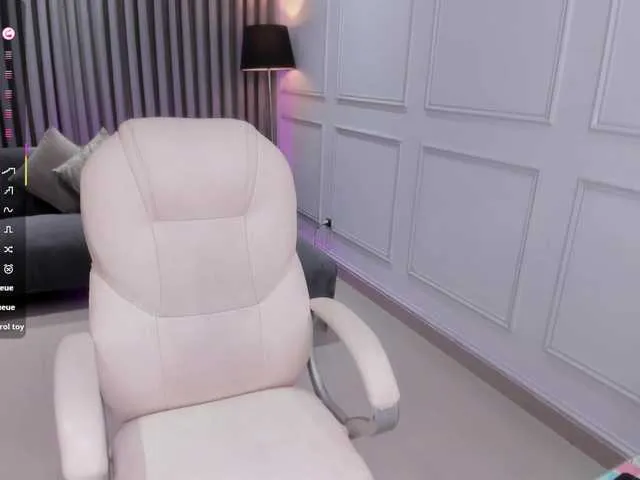 Offline maryah-simons on BongaCams