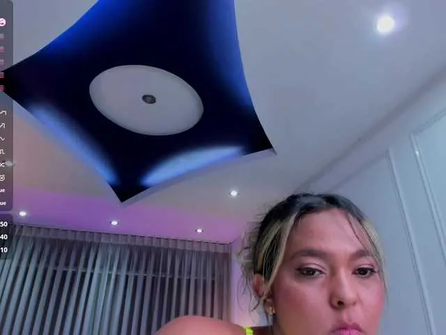 Offline maryah-simons on BongaCams