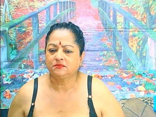 Freechat matureindian on BongaCams