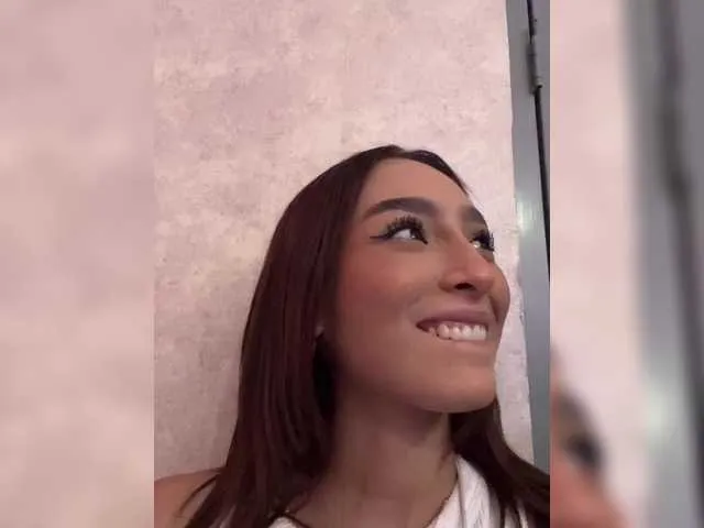 Offline Megan-Holly on BongaCams