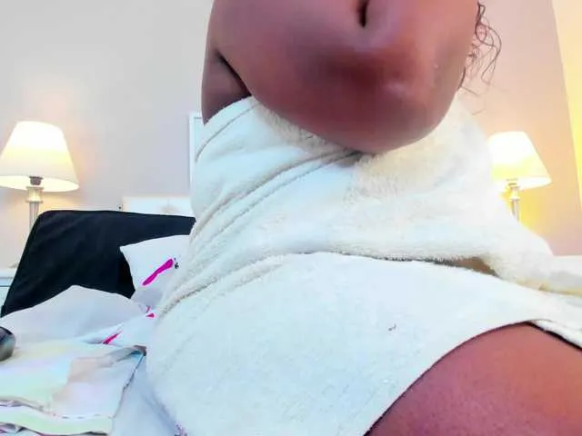 Offline megan-loviitz on BongaCams