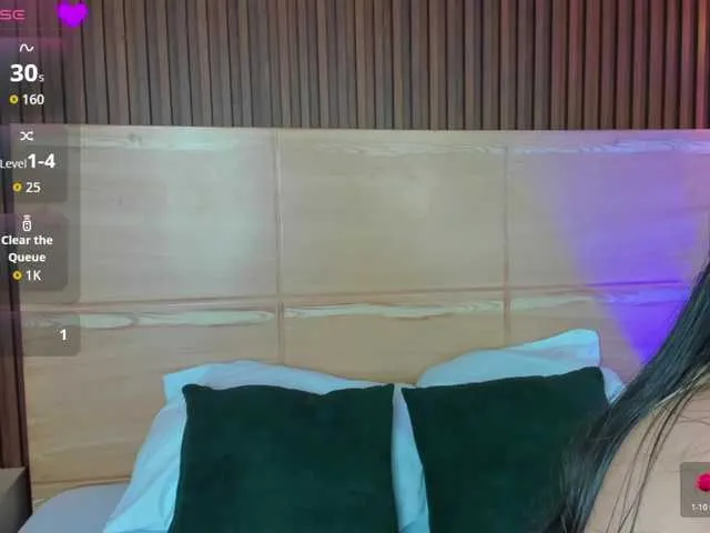 Offline megan-rossee on BongaCams